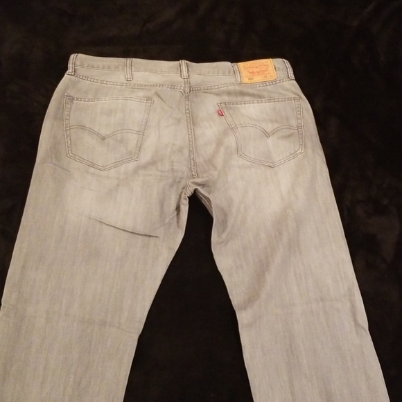 Levi Jean's - Picture 4 of 6